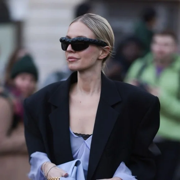 BOTTEGA VENETA – Bold Half Rim ‘BV1209S’ Sunglass Black –Unapologetic New Authentic BOTTEGA VENETA – BOLD HALF RIM  main image 4